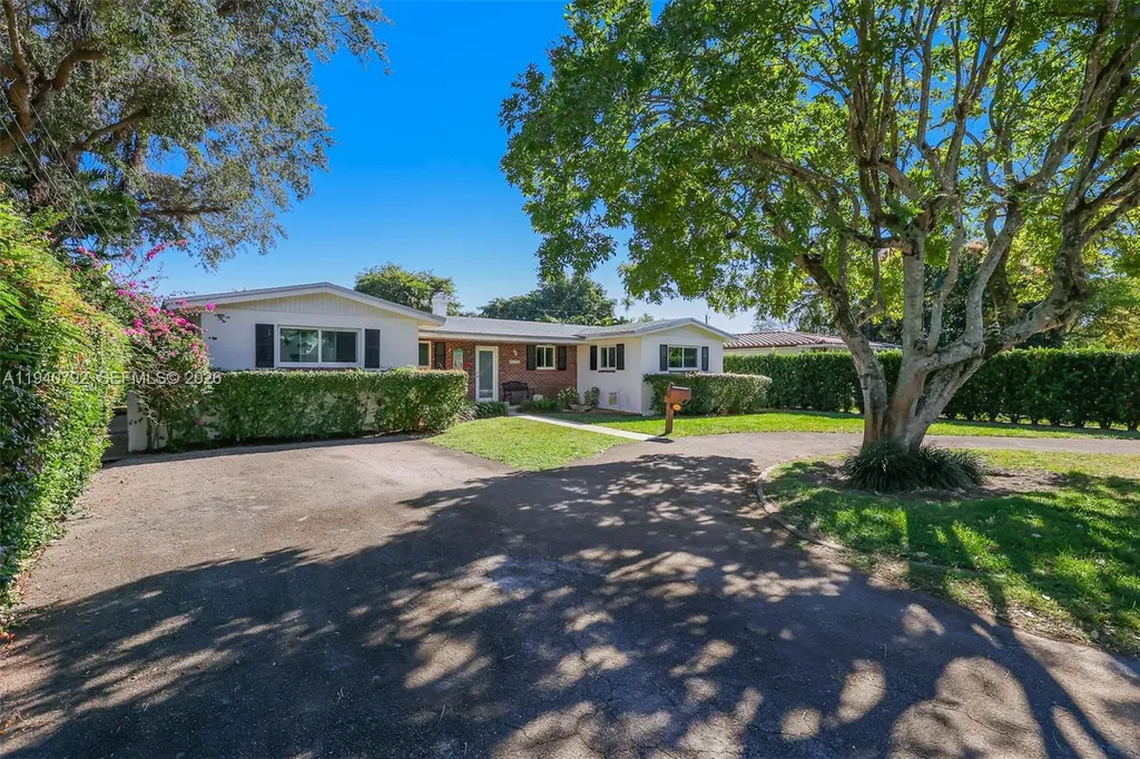 11339 NE 8th Court Biscayne Park FL 33161