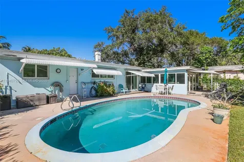 11339 NE 8th Court Biscayne Park FL 33161