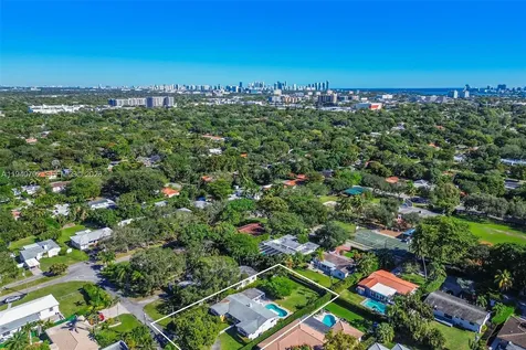 11339 NE 8th Court Biscayne Park FL 33161