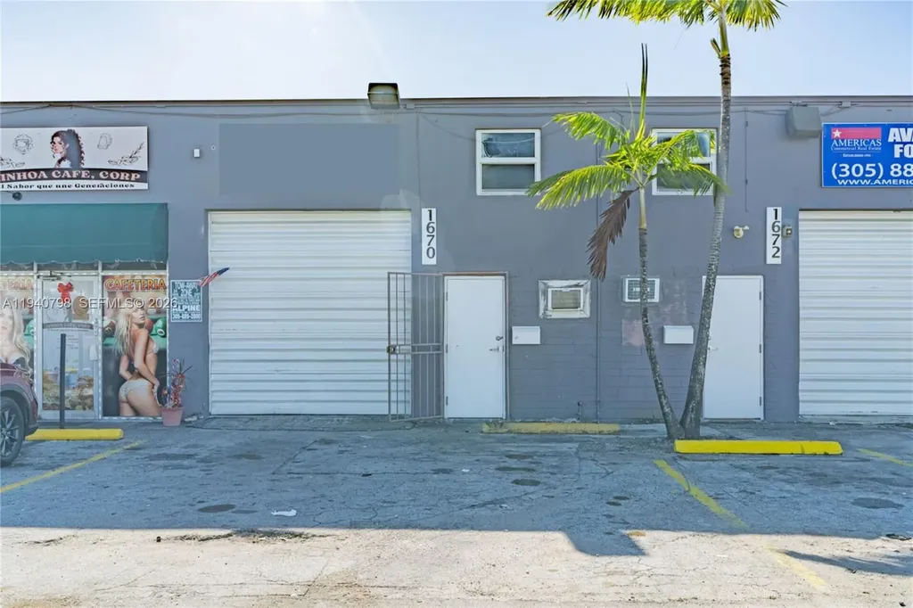 1670 W 31st Place Hialeah FL 33012