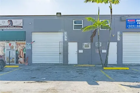 1670 W 31st Place Hialeah FL 33012