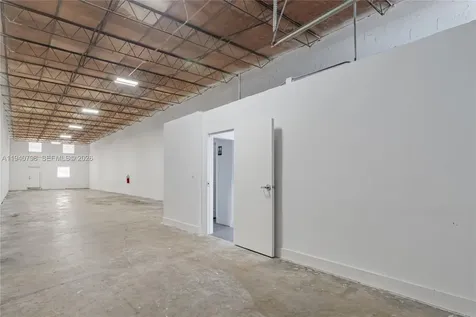 1670 W 31st Place Hialeah FL 33012