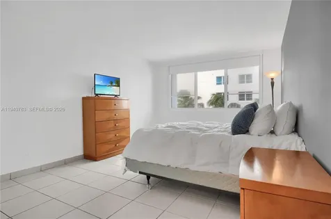 5005 Collins Avenue Miami Beach FL 33140
