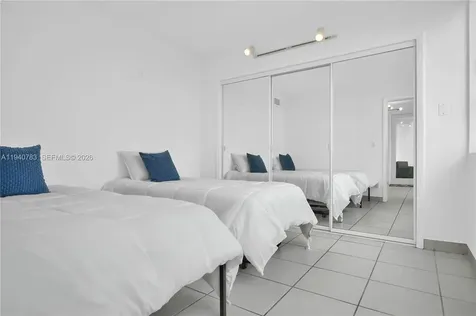 5005 Collins Avenue Miami Beach FL 33140
