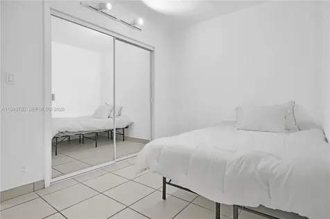 5005 Collins Avenue Miami Beach FL 33140