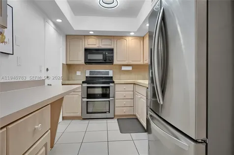 5005 Collins Avenue Miami Beach FL 33140