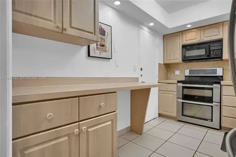 5005 Collins Avenue Miami Beach FL 33140