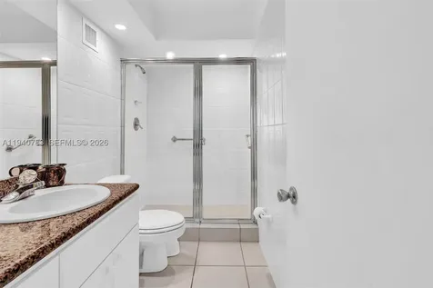 5005 Collins Avenue Miami Beach FL 33140