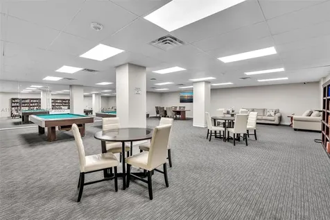 5005 Collins Avenue Miami Beach FL 33140
