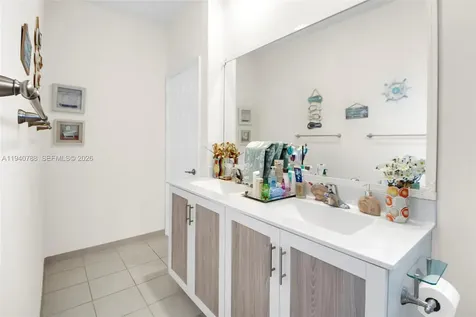 10137 W 32nd Lane Hialeah FL 33018
