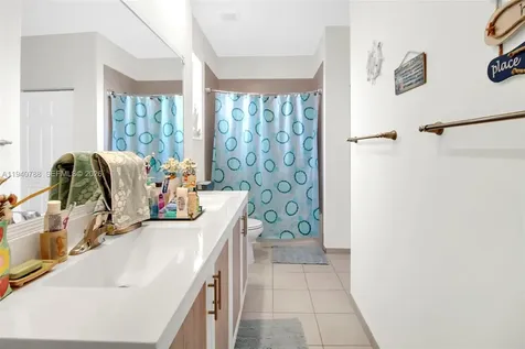 10137 W 32nd Lane Hialeah FL 33018