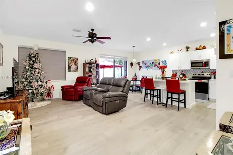 10137 W 32nd Lane Hialeah FL 33018