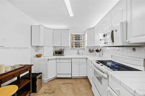 5555 Collins Avenue Miami Beach FL 33140