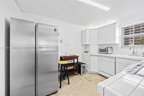 5555 Collins Avenue Miami Beach FL 33140