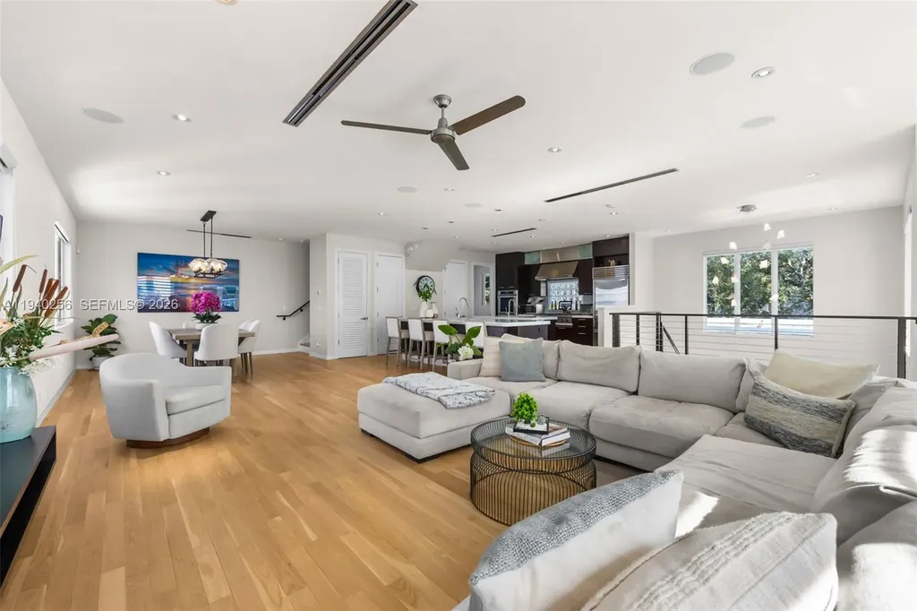 1317 NE 2nd Street Fort Lauderdale FL 33301