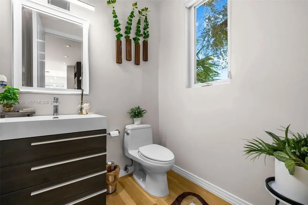 1317 NE 2nd Street Fort Lauderdale FL 33301