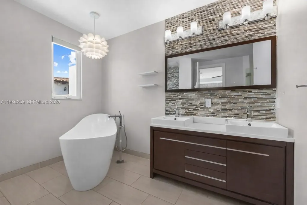 1317 NE 2nd Street Fort Lauderdale FL 33301