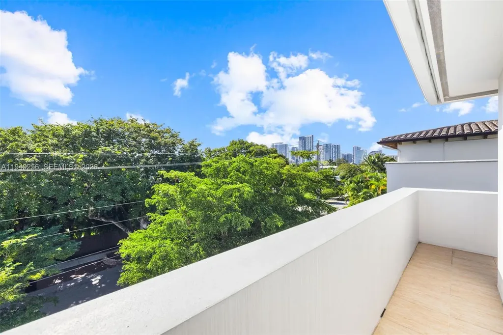 1317 NE 2nd Street Fort Lauderdale FL 33301