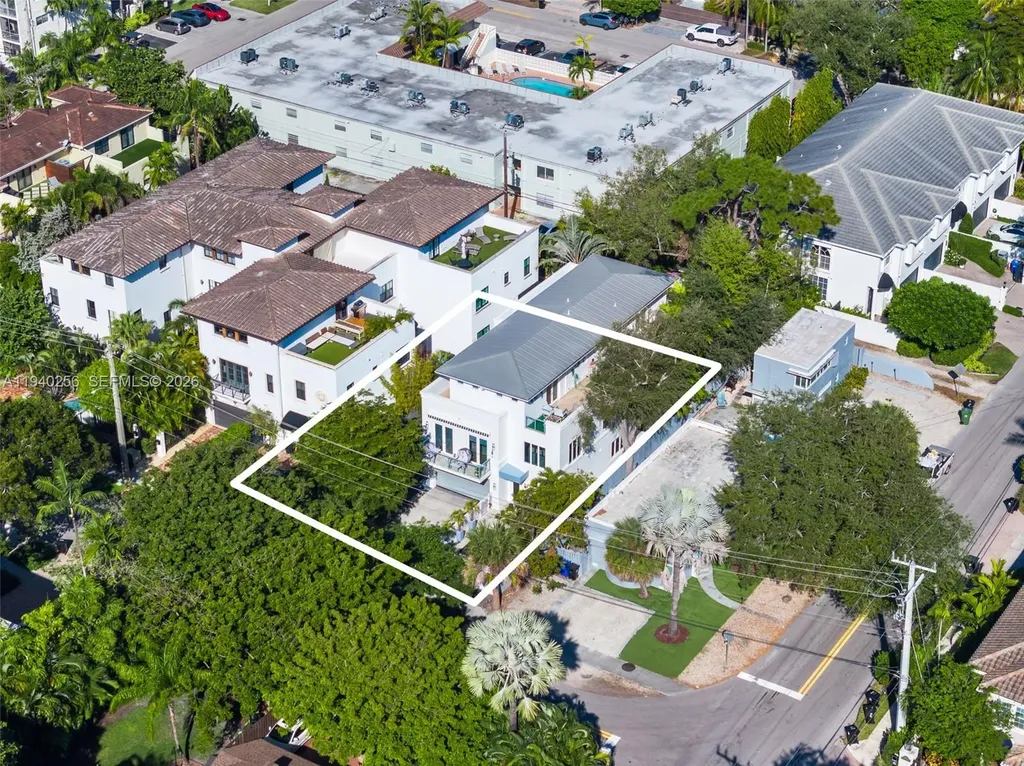 1317 NE 2nd Street Fort Lauderdale FL 33301