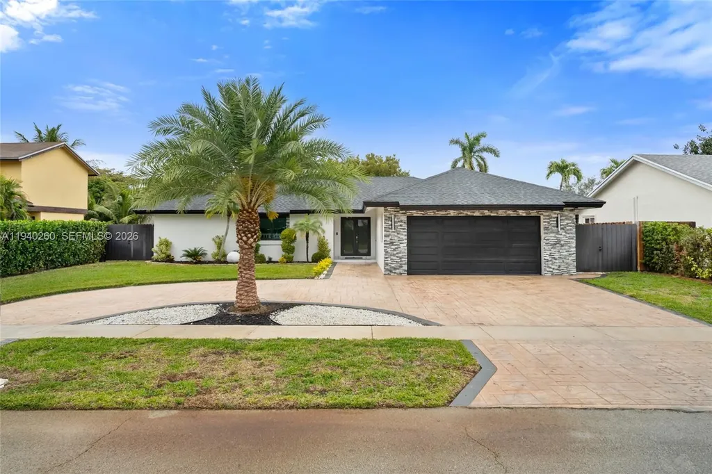 730 SW 95th Terrace Pembroke Pines FL 33025