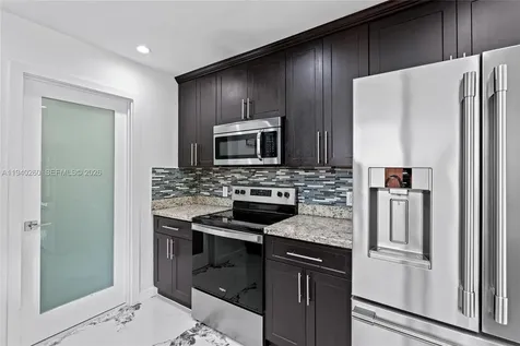 730 SW 95th Terrace Pembroke Pines FL 33025