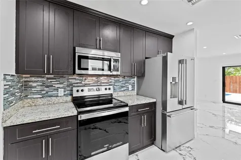 730 SW 95th Terrace Pembroke Pines FL 33025