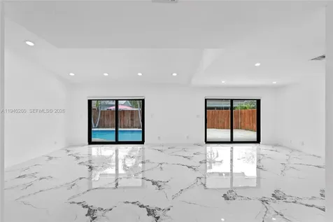 730 SW 95th Terrace Pembroke Pines FL 33025