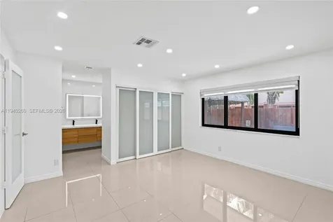 730 SW 95th Terrace Pembroke Pines FL 33025