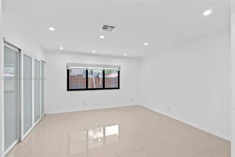 730 SW 95th Terrace Pembroke Pines FL 33025