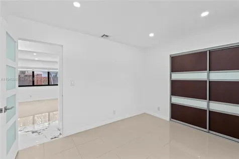 730 SW 95th Terrace Pembroke Pines FL 33025