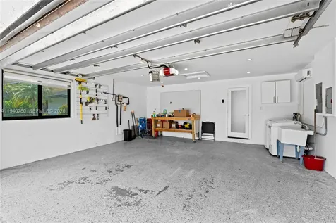 730 SW 95th Terrace Pembroke Pines FL 33025