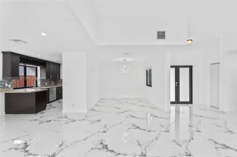 730 SW 95th Terrace Pembroke Pines FL 33025
