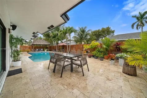 730 SW 95th Terrace Pembroke Pines FL 33025