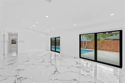 730 SW 95th Terrace Pembroke Pines FL 33025