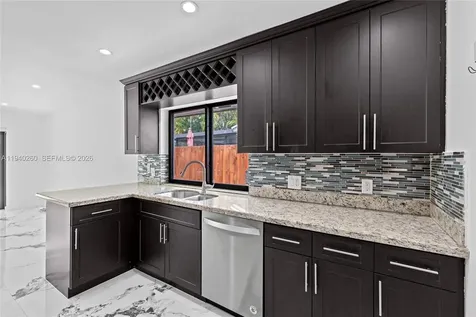 730 SW 95th Terrace Pembroke Pines FL 33025