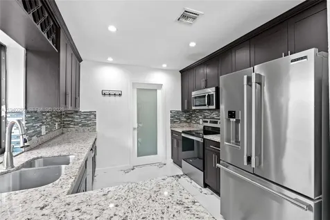 730 SW 95th Terrace Pembroke Pines FL 33025