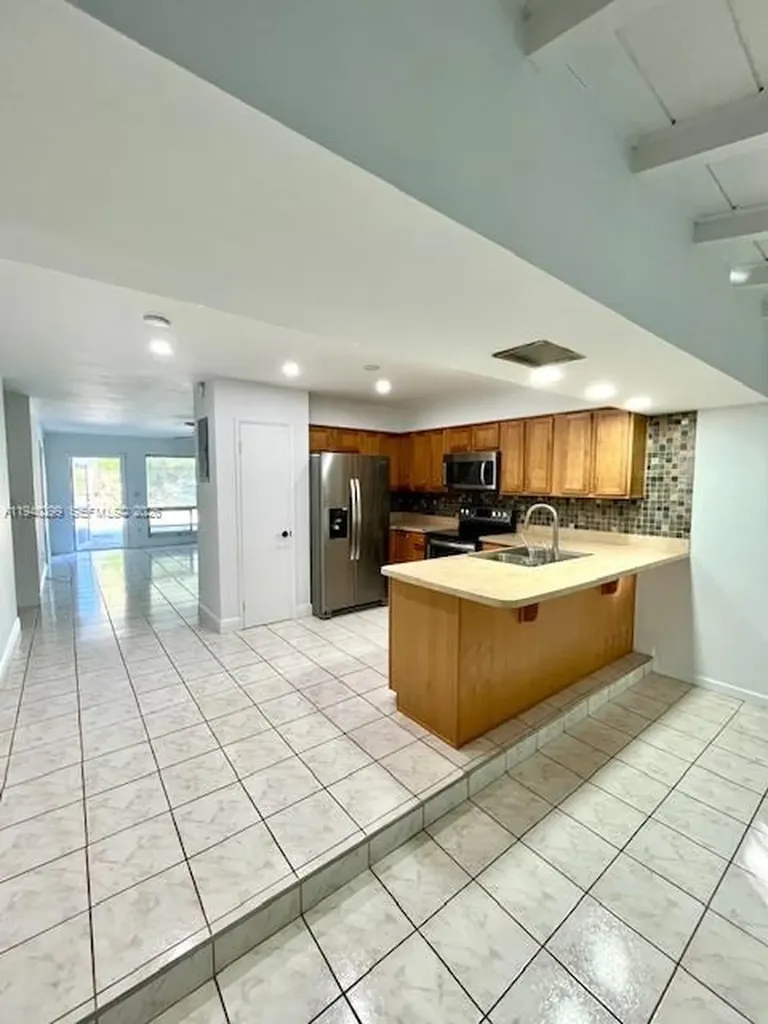 5650 NE 17th Terrace Fort Lauderdale FL 33334