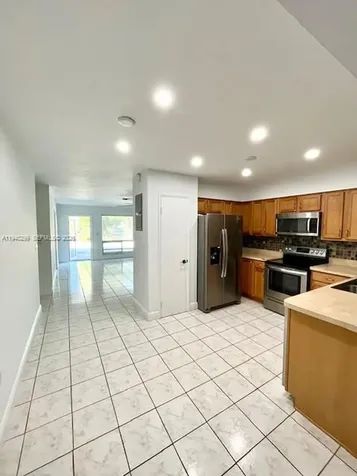 5650 NE 17th Terrace Fort Lauderdale FL 33334