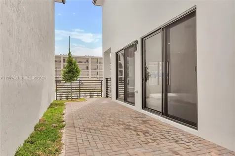 8037 NW 42nd Street Doral FL 33166