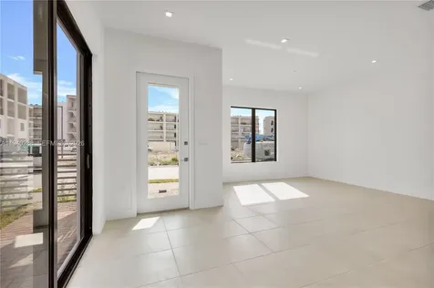 8037 NW 42nd Street Doral FL 33166