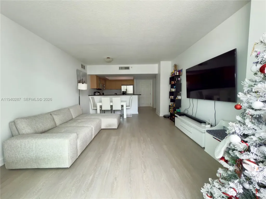 140 S Dixie Highway Hollywood FL 33020