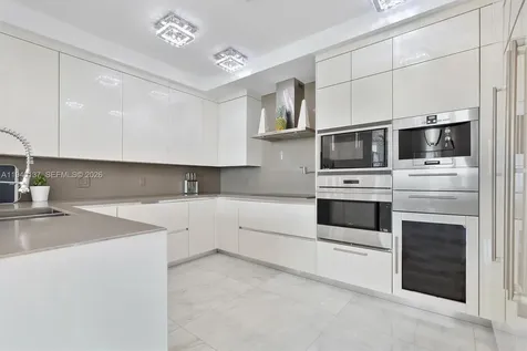 17475 Collins Avenue Sunny Isles Beach FL 33160