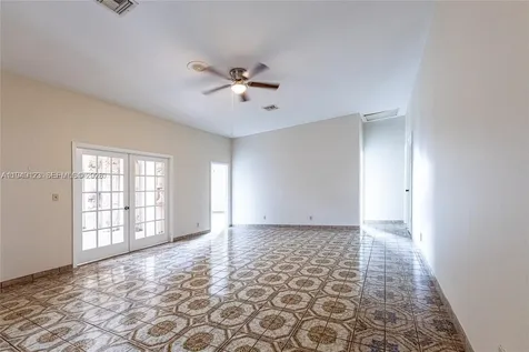236 N Federal Highway Dania Beach FL 33004