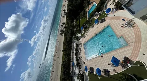 100 Lincoln Road Miami Beach FL 33139