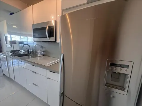 100 Lincoln Road Miami Beach FL 33139