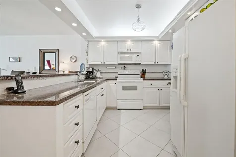 3725 S Ocean Drive Hollywood FL 33019