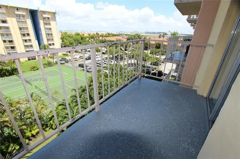 4550 NW 9th Street Miami FL 33126