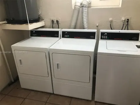 4550 NW 9th Street Miami FL 33126