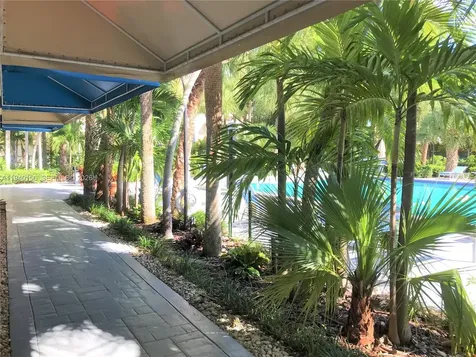 4550 NW 9th Street Miami FL 33126