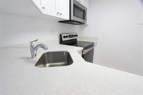 4550 NW 9th Street Miami FL 33126
